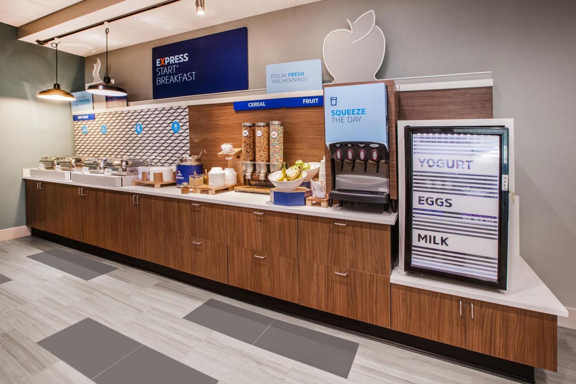 Holiday Inn Express Calgary South By Ihg Bagian luar foto