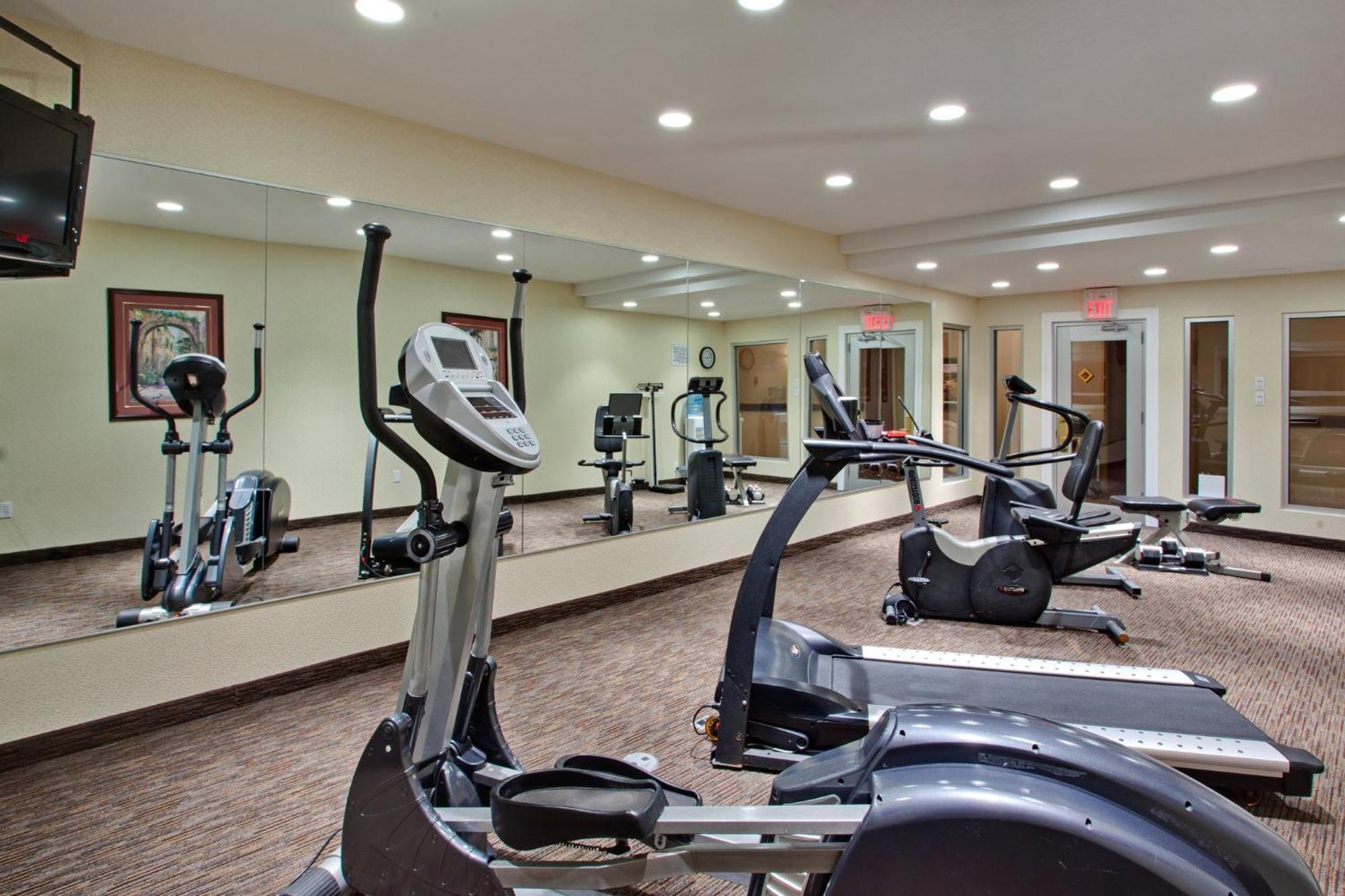 Holiday Inn Express Calgary South By Ihg Bagian luar foto