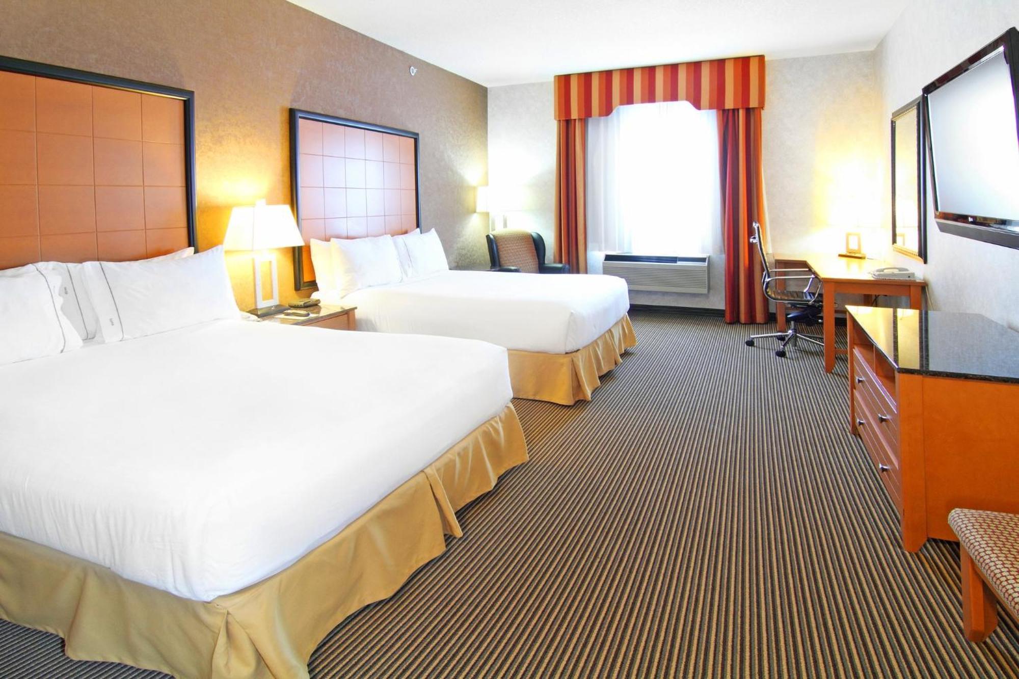 Holiday Inn Express Calgary South By Ihg Bagian luar foto