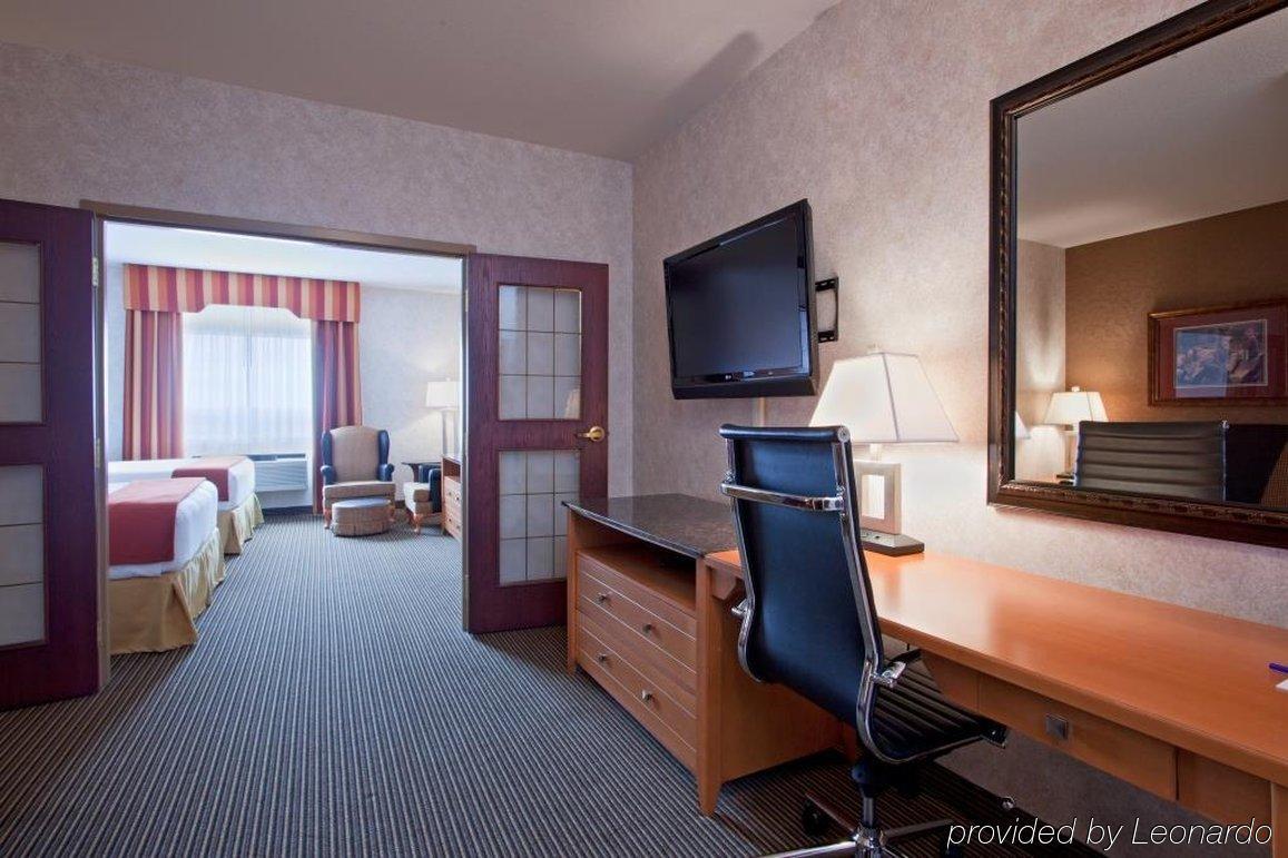 Holiday Inn Express Calgary South By Ihg Ruang foto